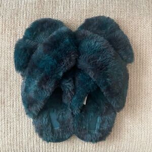 PINK Victoria’s Secret Open Toe Green Plaid Slippers